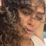 Mrunal Thakur Instagram – Sasti masti 👩‍🦱
#kampeaanekeparinaam