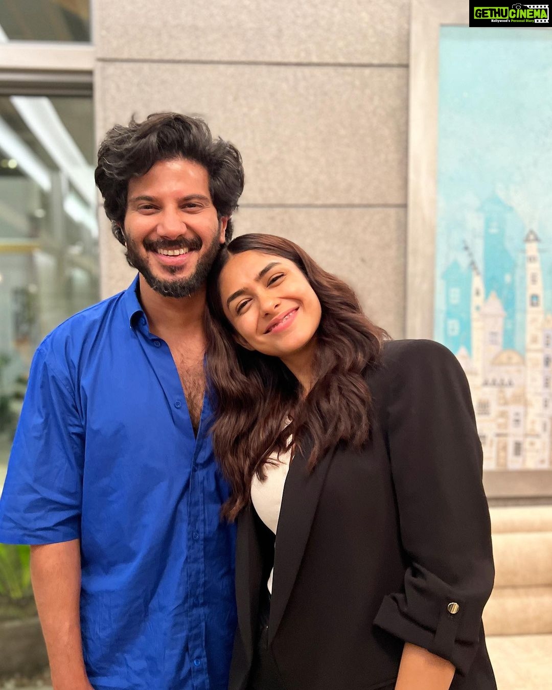 Mrunal Thakur Instagram - My dear Dulquer, There are many letters exchanged between Sita and Ram but today on your birthday, I would like to pen down my thoughts as Mrunal! I’m not a great writer but I promise this is coming all the way from the bottom of my heart. We met in Kashmir for the first time and that’s when I knew you’d be my macha! Our bond is rare, it has seen its ups and downs but we stuck together! Thank you for helping me with my dialogues on set, thank you for taking care of me and thank you for finding Sita. I have discovered myself on this journey and you play a major role in it, I am a better human today and i’d like to give you credit for it. 🌻💕 Thank you thank you and thank you for being so kind and humble- you’re a rare one! Happy birthday fellow Leo! Love, Mrunal Thakur.