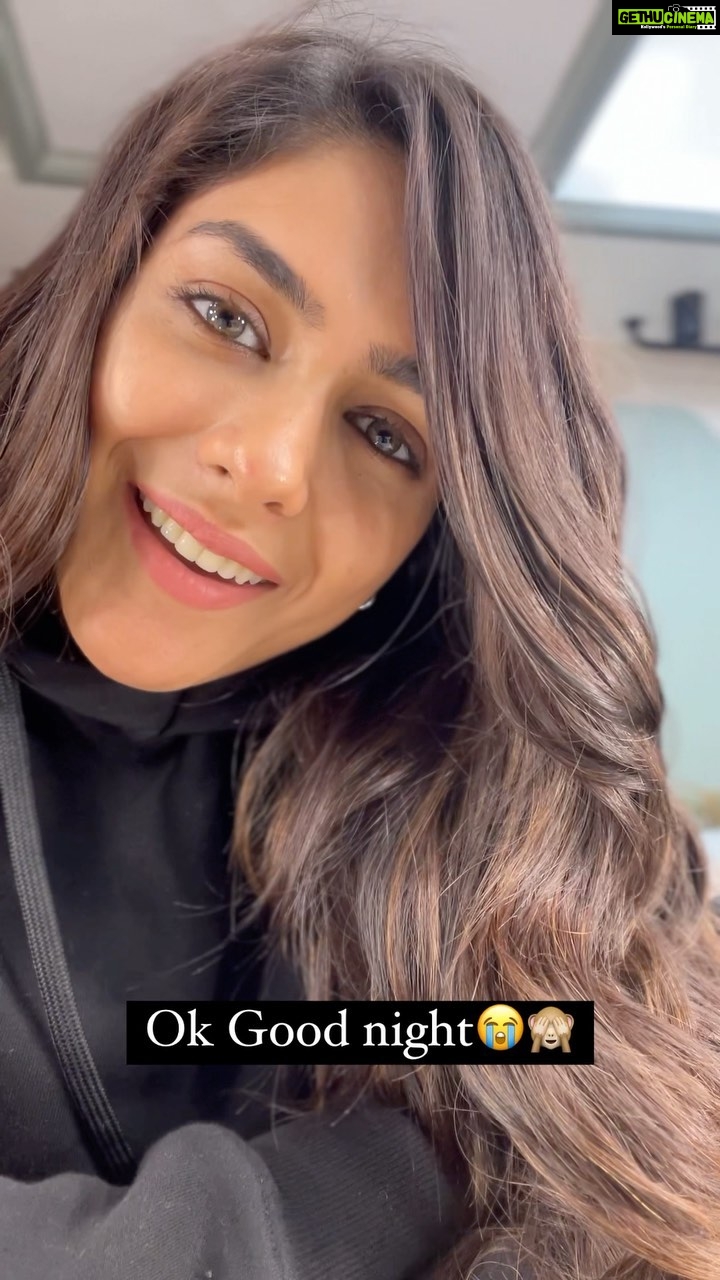 Mrunal Thakur Instagram - Ok 🫠🫠🫠🫠🫠ðŸ«
