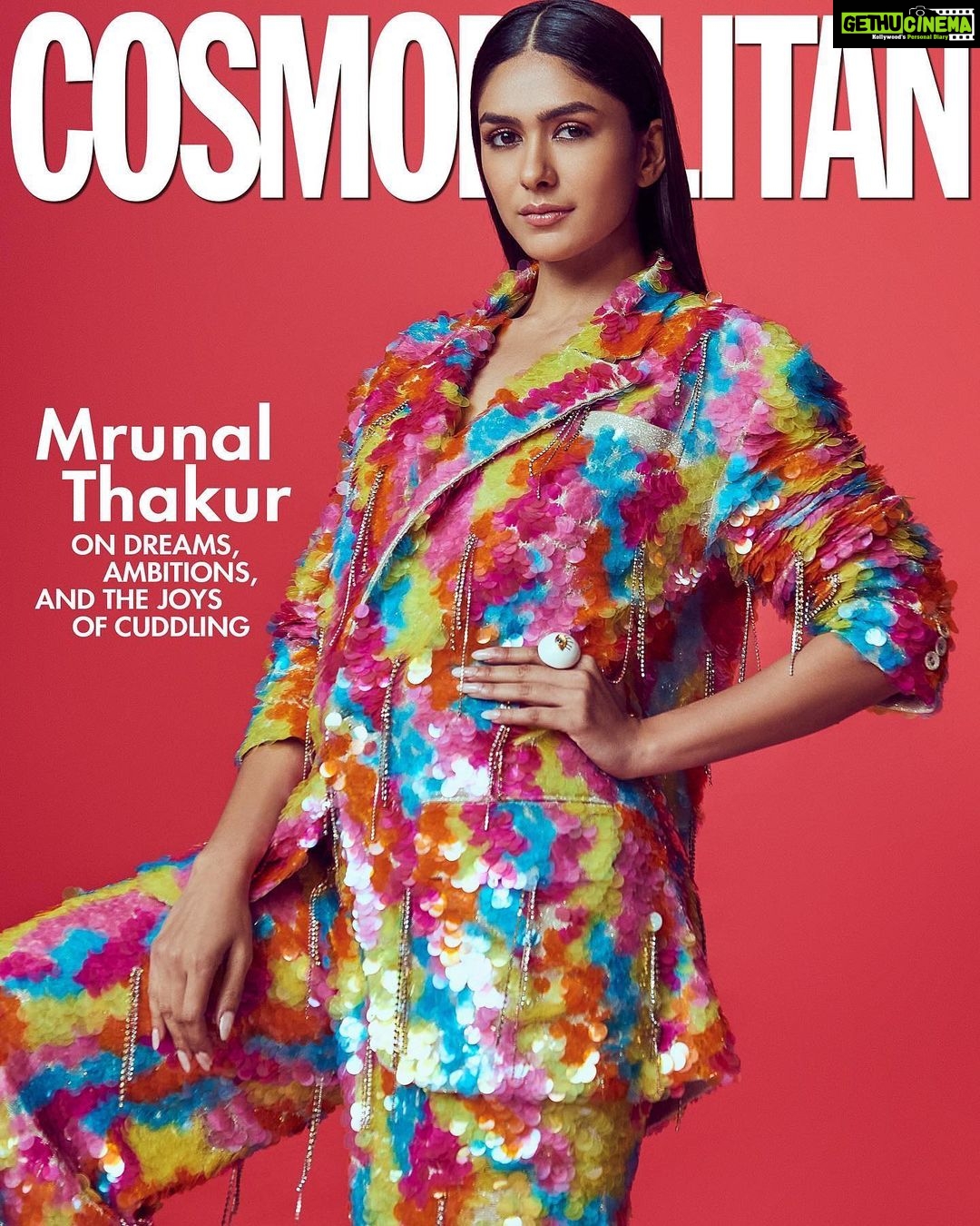 Mrunal Thakur Instagram - Taking cues from @ranveersingh π #julycovergirl @cosmoindia @nandinibhalla Editor : Nandini Bhalla (@nandinibhalla) Interview by : Priya Rana (@priya_rana) Photographer : Chandrahas Prabhu (@chandrahas_prabhu) Styling : Who Wore What When (@who_wore_what_when) Make up : Lochan Thakur (@missblenderr_) assisted by @defined_bydisha Hair : Deepali Deokar (@deepalid10) assisted by @annushree28.mua Styling team : Shubham Jawanjal & Ankur Pathak Production : Glaze Production (@sanju_glaze_production)