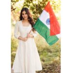 Nabha Natesh Instagram - Wishing everyone a happy 73 rd Republic Day 🇮🇳 : : : ; PC: @bangalore.photographer MUA: @abhilasha_kulkarni Hair styling : @subu_rao_hair_mkp #republicday #happyrepublicday🇮🇳