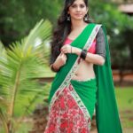 Nabha Natesh Instagram - ಸಂಕ್ರಾಂತಿಯ ಸಿಹಿ ಶುಭಾಷಯ🎋🌾happy Sankranthi🌸🌸 Pc:@snabhi Outfit: @myrahbyharshini
