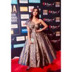 Nabha Natesh Instagram - SIIMA day2!!! In this killer killer stuff by @savitha_reddy ❤️❤️ Styled by @tejaswinikranthistylefiles Accessories @kushalsfashionjewellery clutch by @thebaglabbengaluru #pantaloonssiima #siima2018