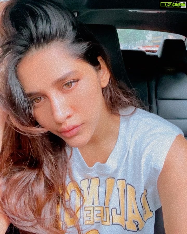 Nabha Natesh Instagram - Managed to pull off “it’s a Video!! ” prank on myself somehow 🥺!!