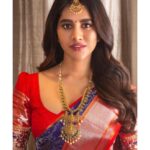 Nabha Natesh Instagram – Love the navy blue kanchivaram saree from @rsbrothersindia. A desiring look with its designs and colour combinations making it a masterpiece.
Outfit by @rsbrothersindia
Jewellery by @rsbrothers_jewellers
Pic by @chinthuu_klicks
Styled by @meghanaalluri
#lovewearingsaree #kanchipattusaree #kanchisaree