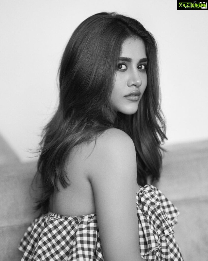 Natesh Actress Nabha Natesh HD Photos and Wallpapers February 2021 - Gethu Cinema