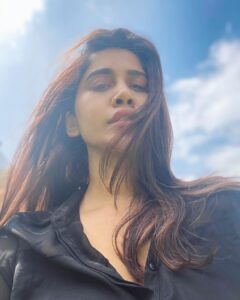 Nabha Natesh Instagram - Isn’t there a feel of a fresh start this year !!!! I’d like to believe so !! 🍸to New Years !!