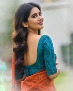 Nabha Natesh Instagram - Wishing everyone a happy Dussehra🌸 #happydussehra #happyvijayadashami