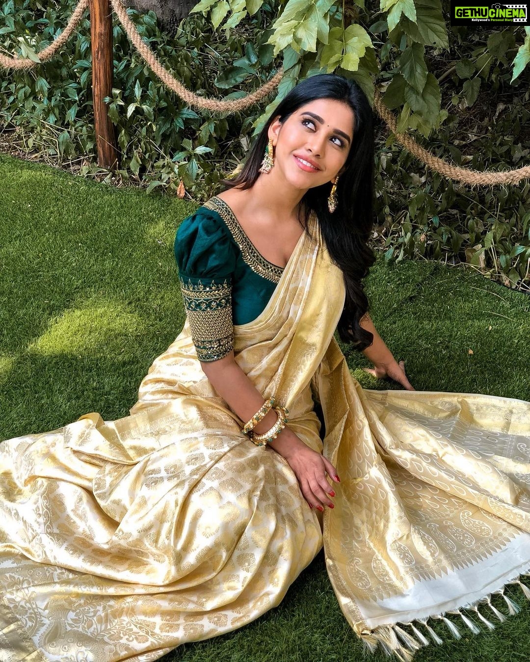 Nabha Natesh Instagram - Happy Onam 🦚🦚