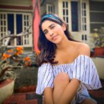 Nabha Natesh Instagram - buenos días 🌹🌹🌹🌹