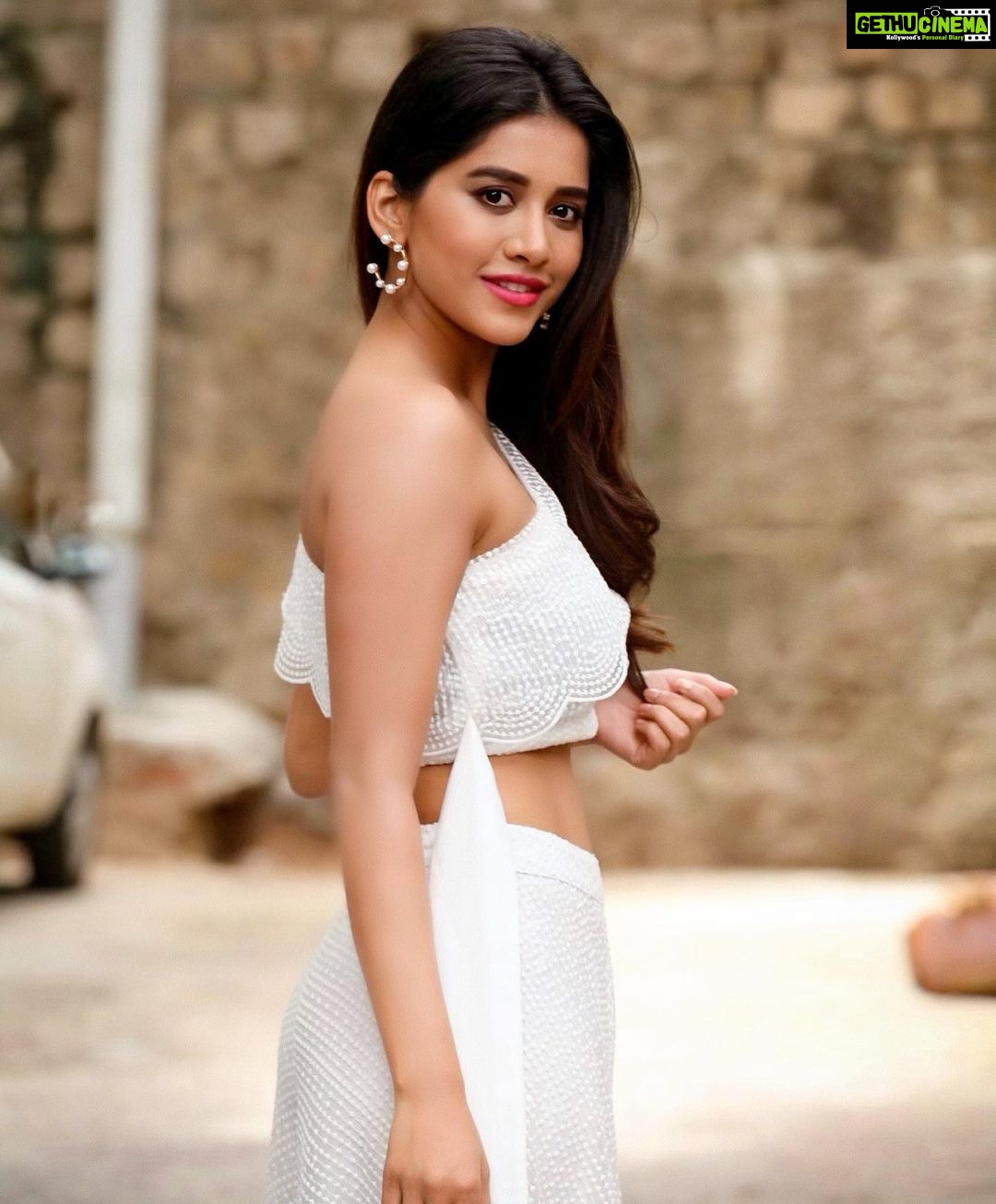 Nabha Natesh Instagram - ๐ค๐ค๐ค Turn back to #throw๐