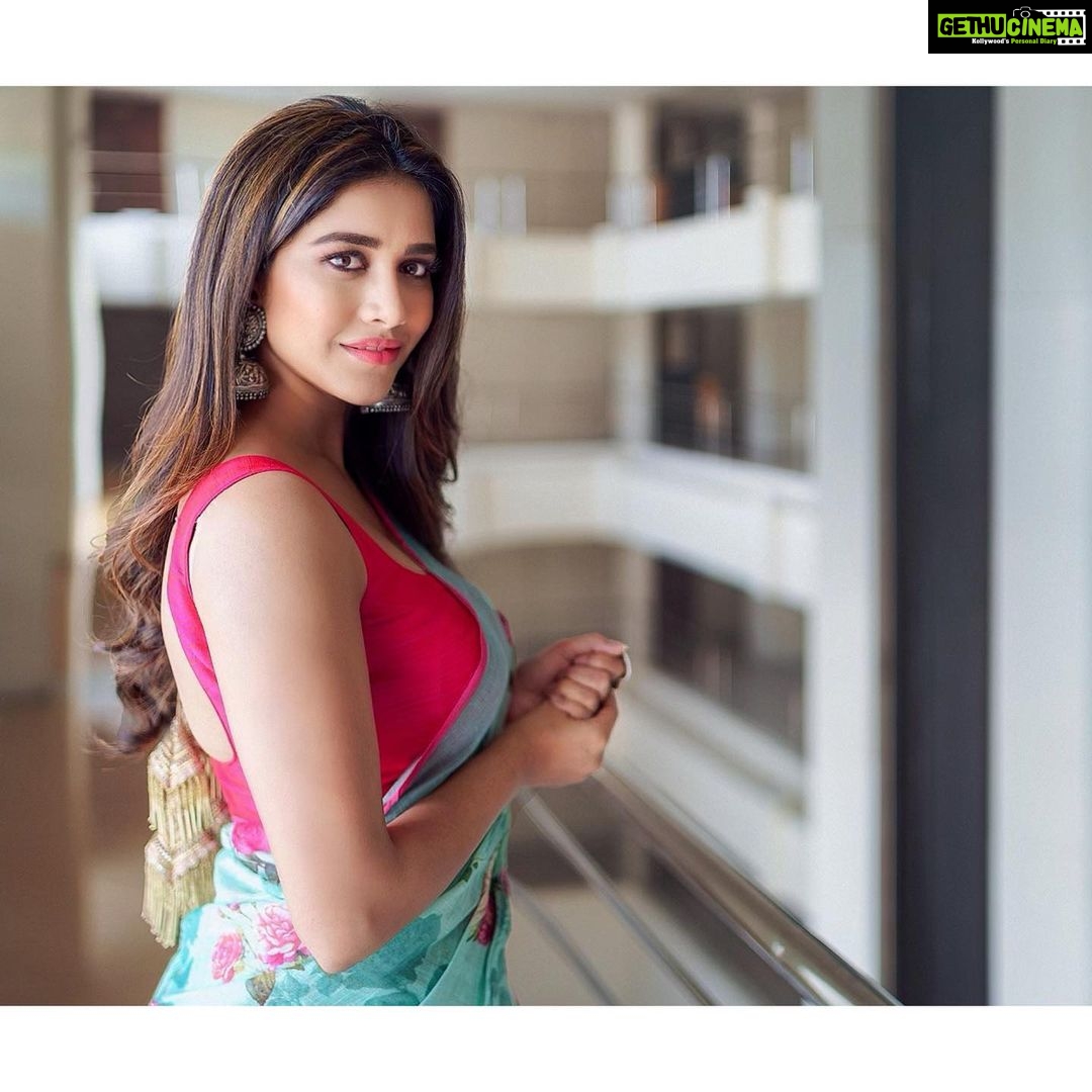 Nabha Natesh Instagram - 🤍 #nationalhandloomday #vocal4handmade