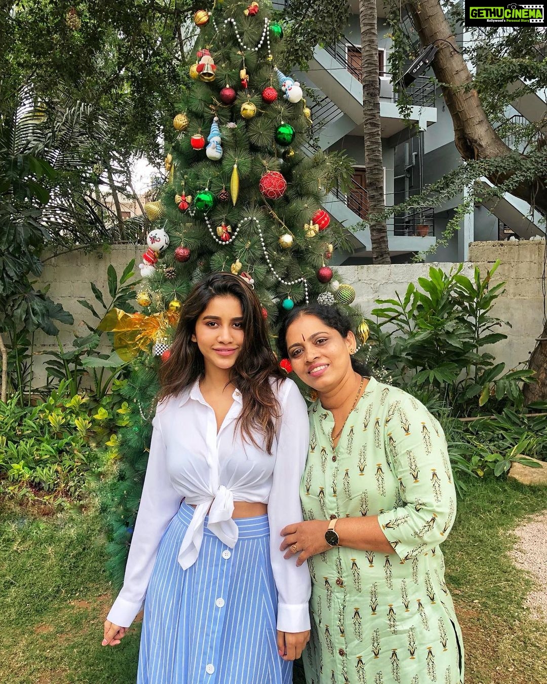 Nabha Natesh Instagram - Merryyyy Christmas 🌲🌲🌲🌲😍😍😍😍🥂🥂🥂🥂🥂🥂