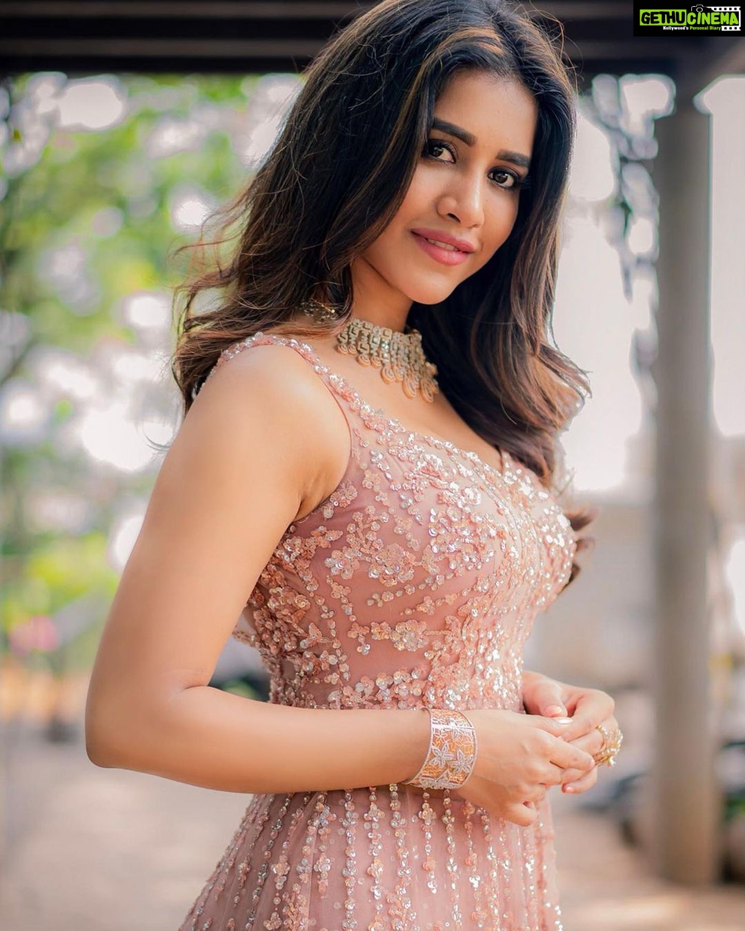 Nabha Natesh Instagram - 🍊🍊🍊🍊 : : Lehanga from @originshyderabad 👗Styled by @impriyankasahajananda💫 Jewellery @kalasha_finejewels 💎 Asst by @sravya_lp Photography @stories_throughthelens 📸