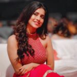 Nabha Natesh Instagram - wishing everyone a ‘Good Morning ’ with a ‘smile’😃 following the lessons taught in moral science classes way too seriously ☺️ !! Ooh I must have been an obedient student or just using it for the gram ☺️one will never know !! Well the point is I am up early and ‘d like to wish u all a Good morning n a great day ☺️ Phew bye !!