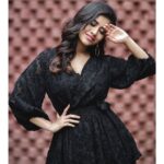 Nabha Natesh Instagram - Sunday u we’re good !! Please come back soon 😭 : : : : @houseofshachi @aaree_accessories @nithishasriram @nagarajuvalalla