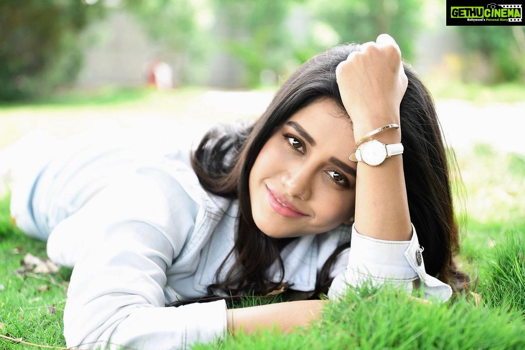 Nabha Natesh Instagram - Happy morning ya’ll 🦋🦋