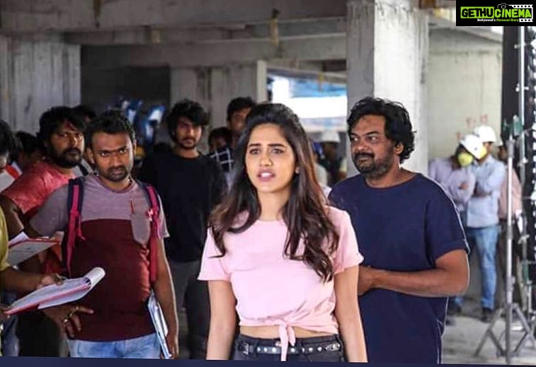 Nabha Natesh Instagram - 50 days kanna ekkuva ayyyindi kani #ismartshankar picchi poledu ☺️😍 ee working stills choosi maha anandam ayindi ☺️☺️☺️also this was the first day of mine in #ismartshankar #ismartchandini #50daysforbbismartshankar
