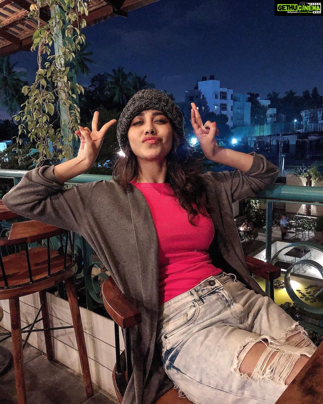 Nabha Natesh Instagram - Kiss ur pizza before u eat it . Swipe left to see how 😛