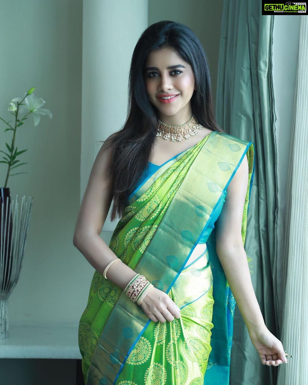 Nabha Natesh Instagram - My fav look for this festive season ๐ : : : : : Styled by @impriyankasahajananda Blouse @madhurasdesignerstudio Jewlry by @ vibha_creations_collections Photography @rajiv.krishna.14 #styledbypriyankasahajananda