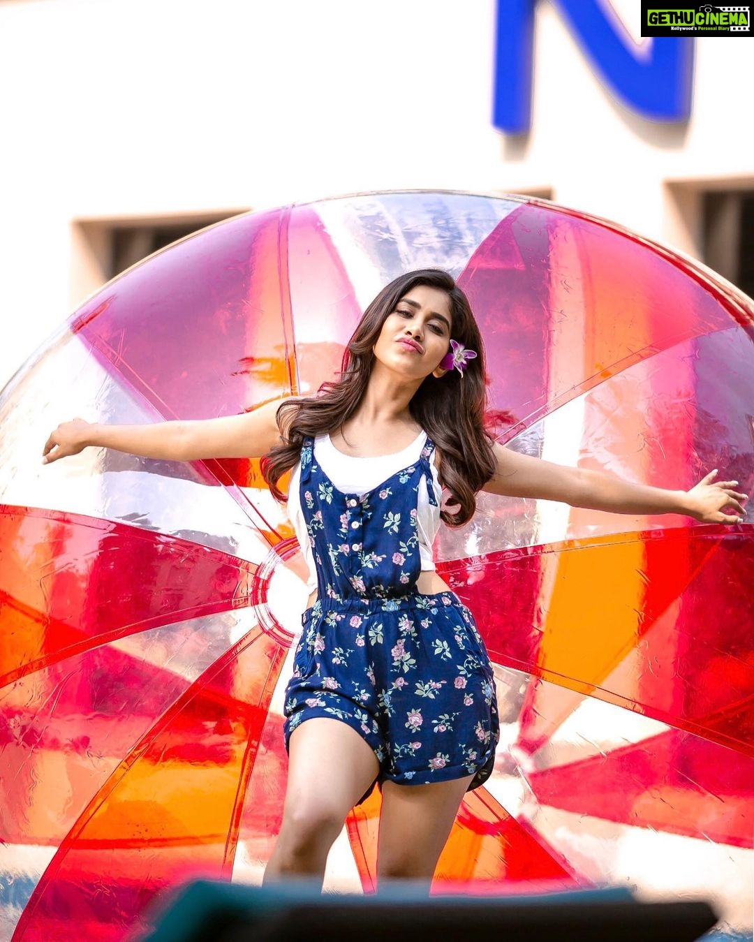 Nabha Natesh Instagram - Colors of love 🌸🌸🌸