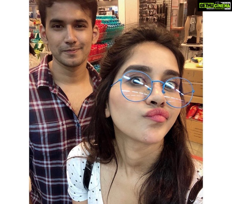 Nabha Natesh Instagram - happy #rakshabadhan ya’ll. Just reminding you idiots @nahushachakravarthi @arjunroute @raagagowda22 @jahnavi_gowda_ , better get me some gifts 🎁 no one can protect u guys from me otherwise 😋 #happyrakshabandhan