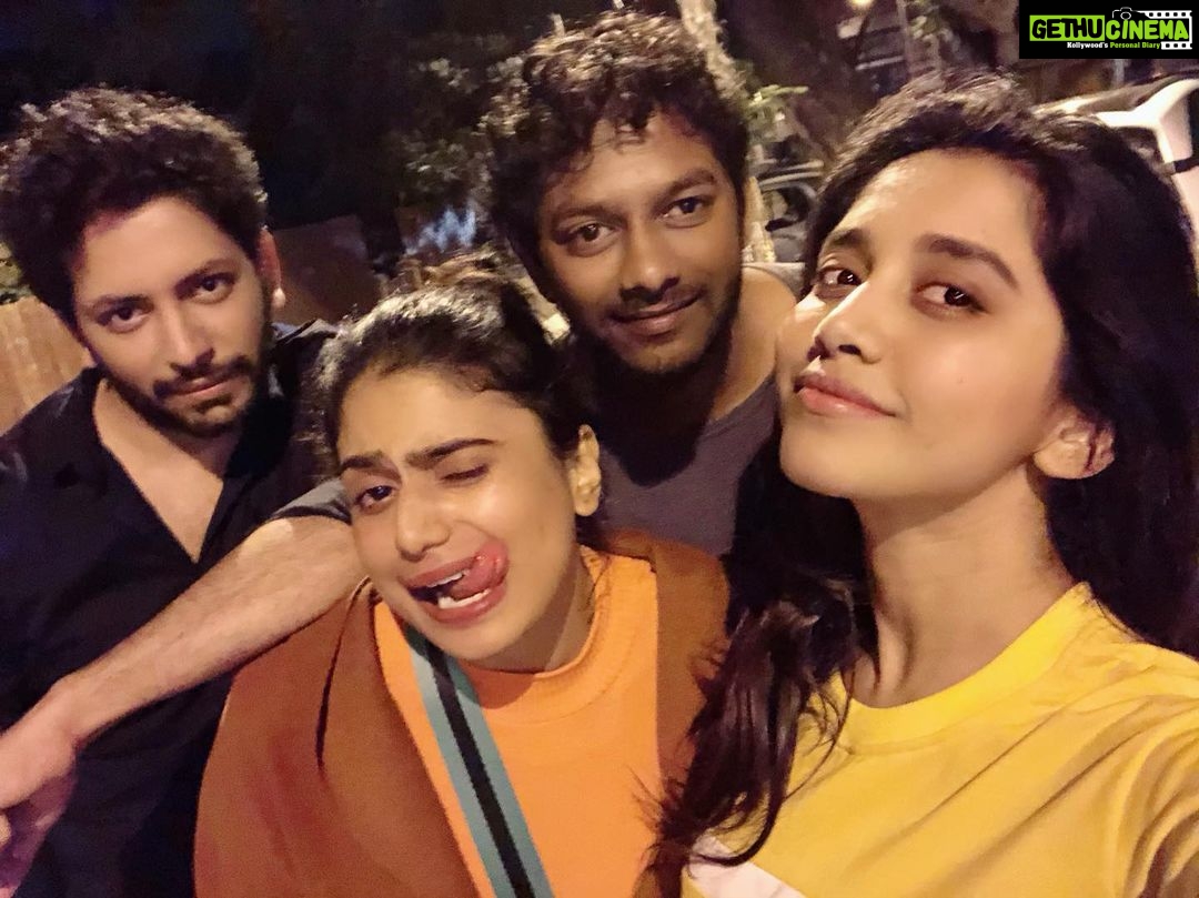 Nabha Natesh Instagram - Wishing u all a happy friendship day with my Basavangudi boys n girls 💕 #happyfriendshipday2019 #streetsofbangalore