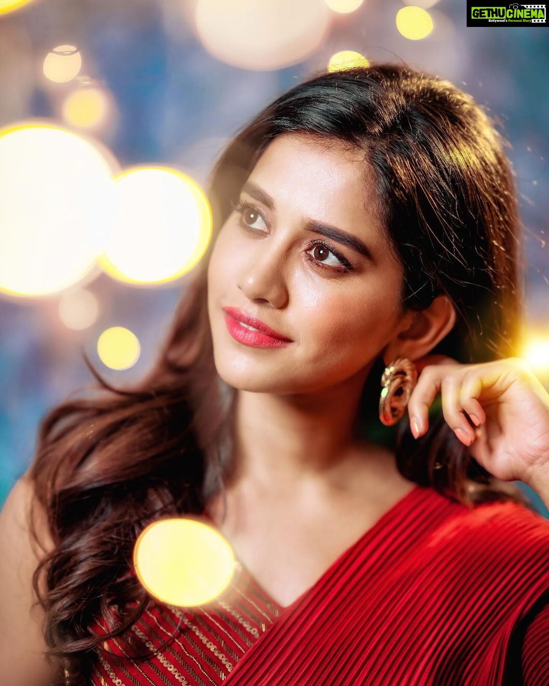 Nabha Natesh Instagram - Which is ur fav dialog from #ismartshankar !! : : : : : : : : : : : : : Styled by @impriyankasahajananda Outfit @madhulikayayavaramlabel Accessories @bellofox Pic : @teamclickoholic #styledbypriyankasahajananda