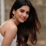 Nabha Natesh Instagram - Palattttt☺️ : : : : : : : : : : : : : Styled by @impriyankasahajananda Outfit @trisaradesign Accessories @bellofox Ring @chic_therapy_ #styledbypriyankasahajananda