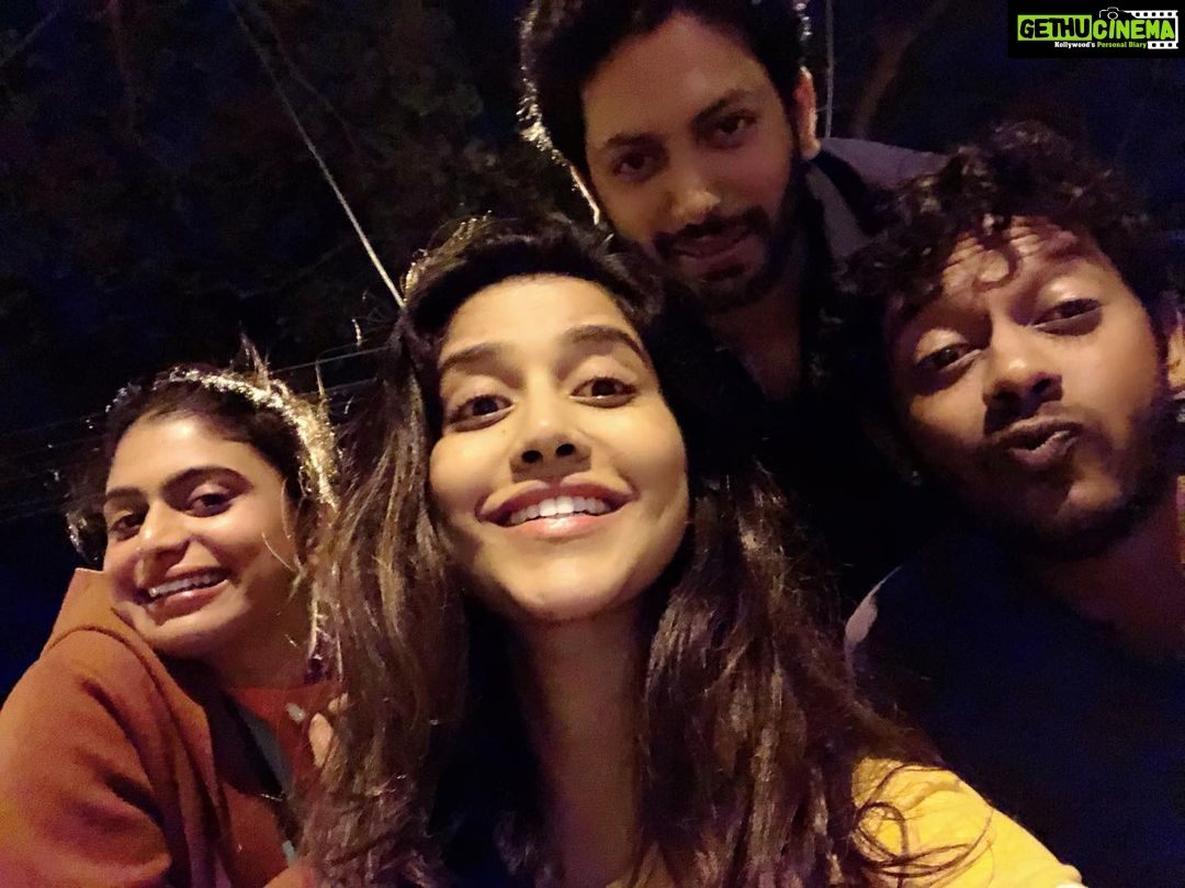 Nabha Natesh Instagram - Wishing u all a happy friendship day with my Basavangudi boys n girls 💕 #happyfriendshipday2019 #streetsofbangalore