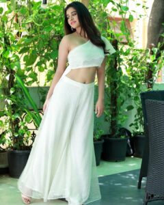 Nabha Natesh Instagram - Coz white is love 💕 : : : : : : : : : : : Styled by @impriyankasahajananda Outfit @trisaradesign Accessories @bellofox Ring @chic_therapy_ Pic : @rajiv.krishna.14 #styledbypriyankasahajananda