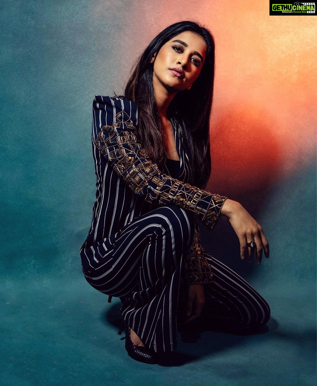 Nabha Natesh Instagram - Just a little extra!! 🔥 : : : : : : : : : : Styled by @officialanahita Outfit: â€â€@elishawadhwaniofficial Accessories: @accessoriesbyanandita Photo: @thewhitedoorstudio