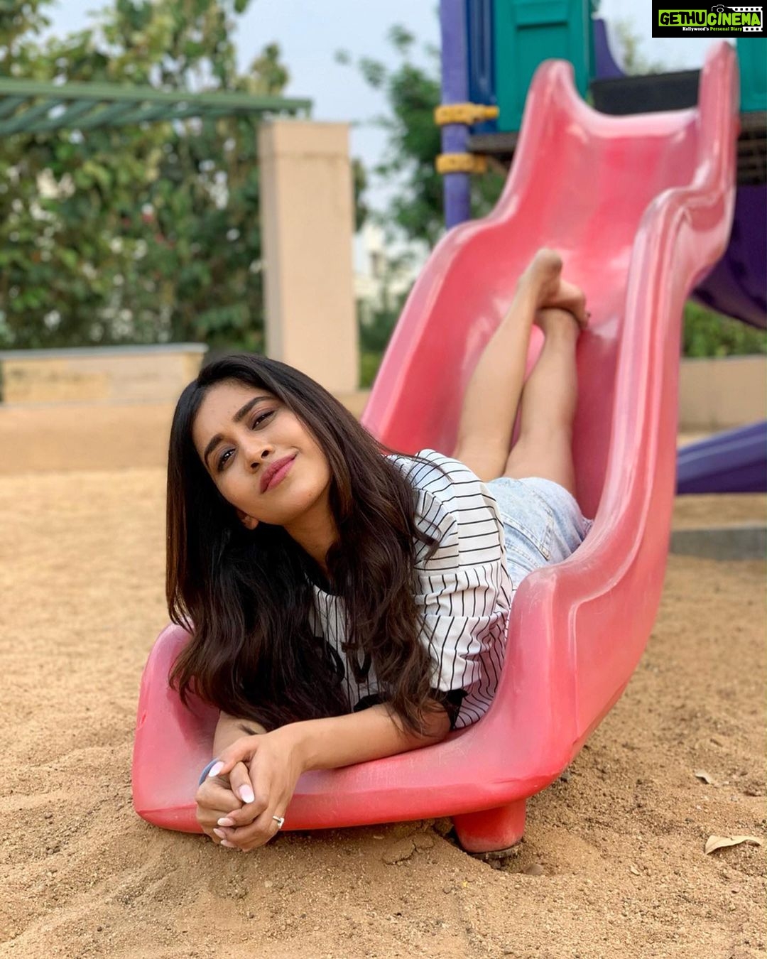 Nabha Natesh Instagram - First played and then took pictures😬evn though my hair looks super neat ☺️I did play first !!! no one can resist these. Agree?