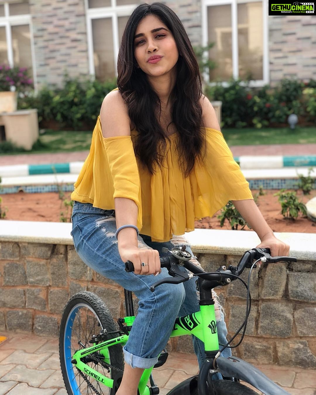 Nabha Natesh Instagram - 😬stole to pose☺️🤘🏻also rode a little 😬 PS: it was flat tiered , hence the struggle 😬