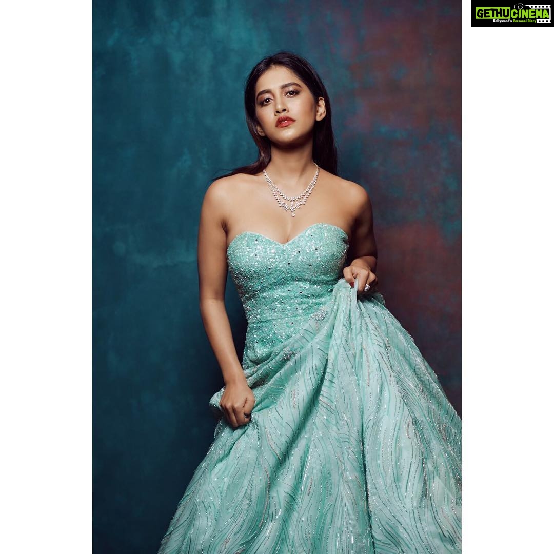 Nabha Natesh Instagram - For @teach_for_change powered by @livlifehospitals Outfit: @varunchakkilam Makeup: @officialSandysartistry Hair: Team Manea Jewellery: @hiyajewellers Footwear: @chinar_by_alisha Styled by @officialanahita Photo: @shreyansdungarwal Decor: @minttusarna Luxury partner: @parkhyatthyderabad #PegaTeachForChange #TeachForChange