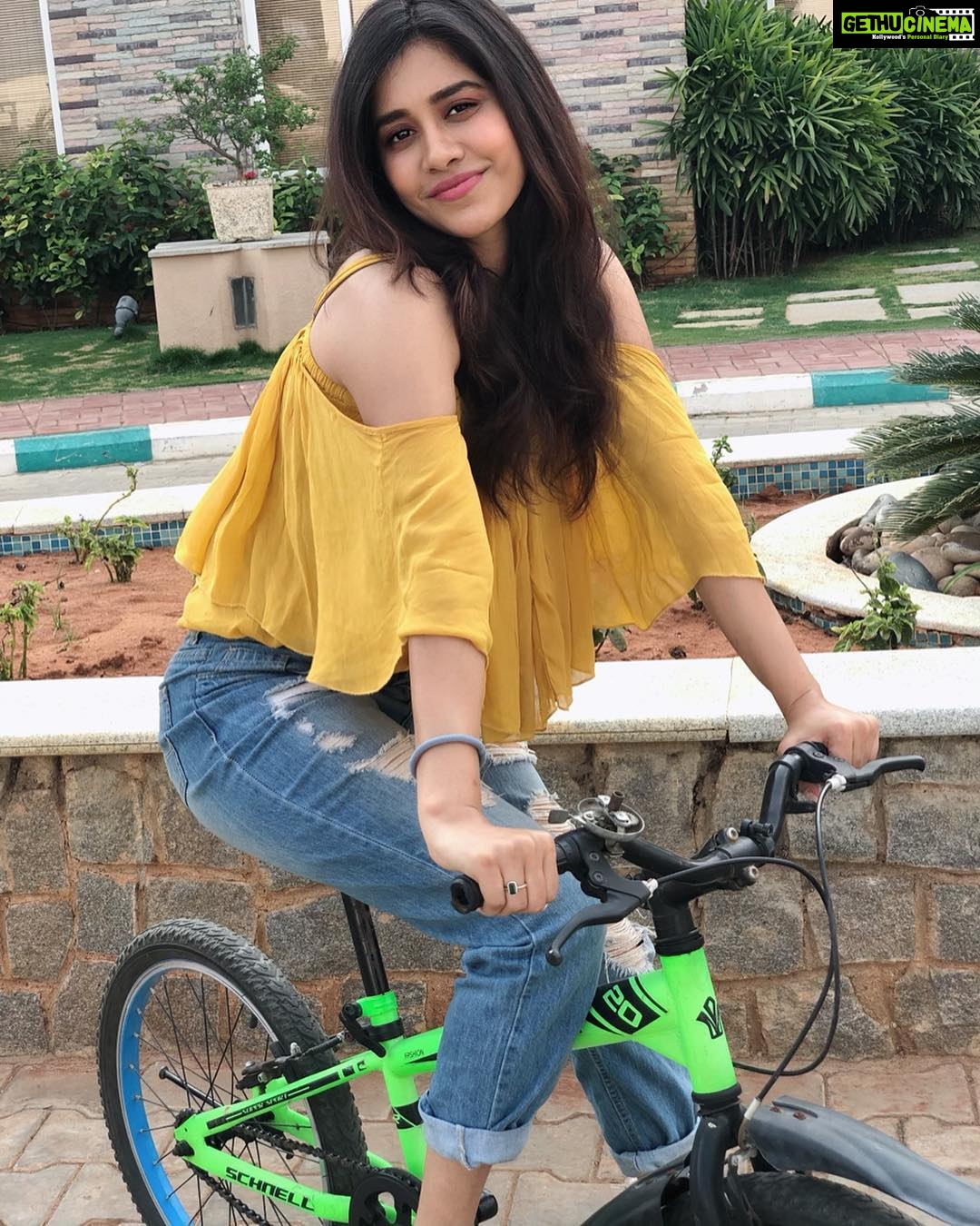 Nabha Natesh Instagram - 😬stole to pose☺️🤘🏻also rode a little 😬 PS: it was flat tiered , hence the struggle 😬