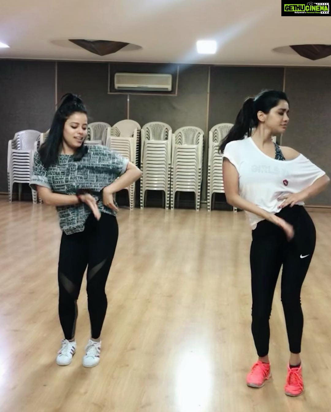 Nabha Natesh Instagram - Dead tired !!! But managed to click some pictures 😬 #ismartshankar rehearsals