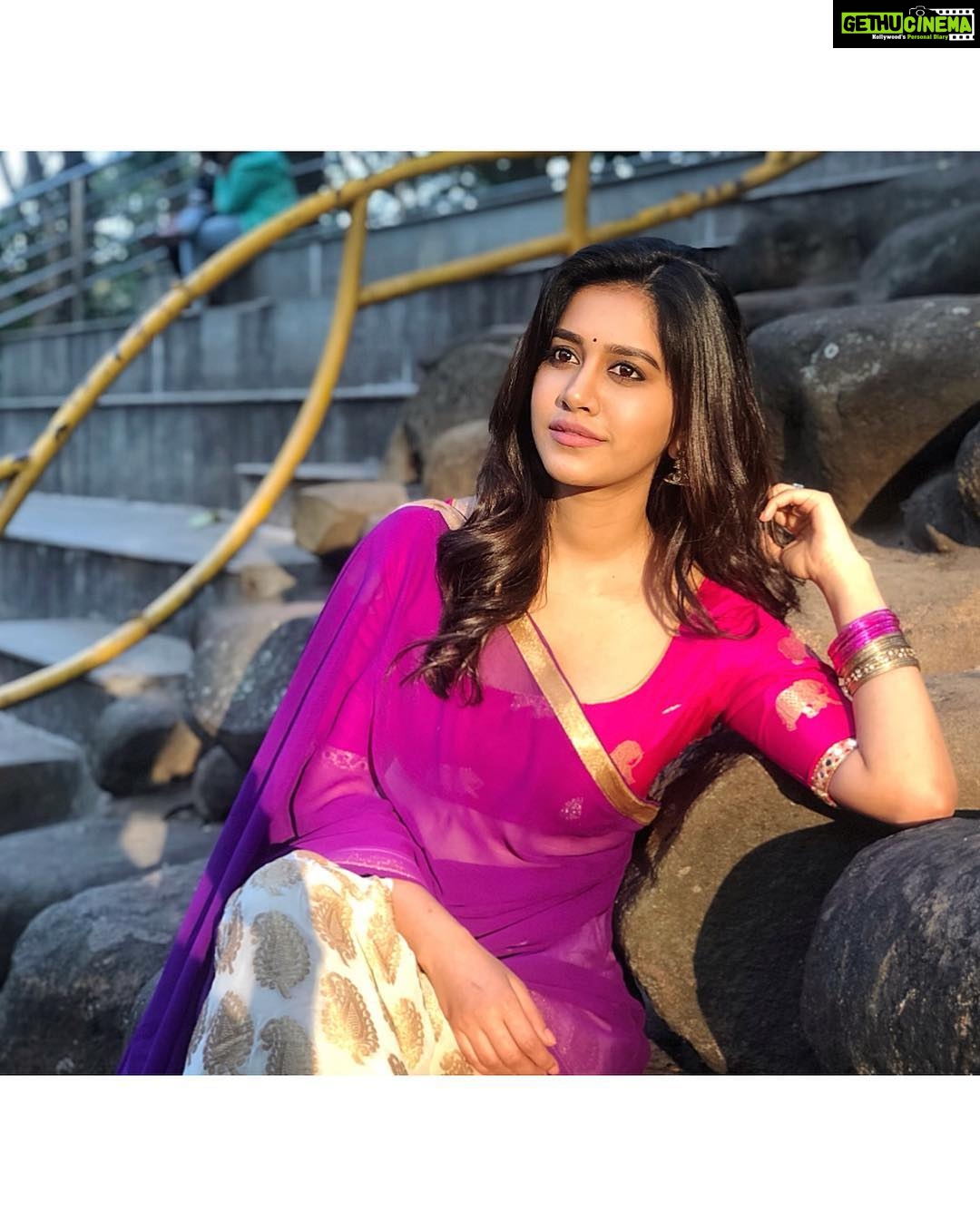 Nabha Natesh Instagram - happy Makara Sankranthi 🌾🌾are you guys flying kites or not ? . . . #nabha#nabhanatesh