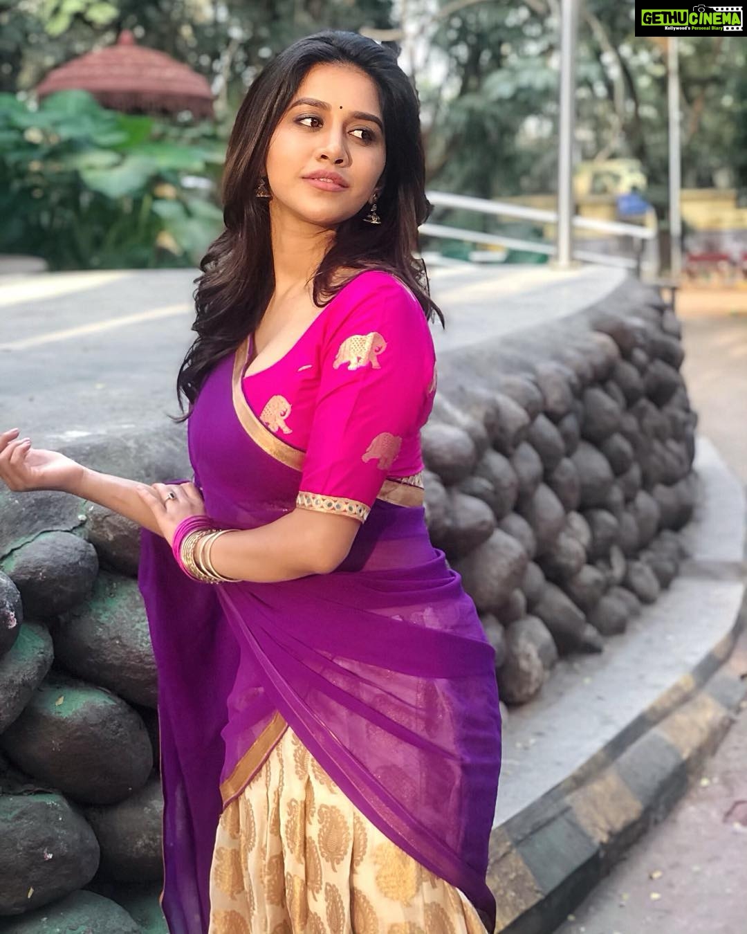 Nabha Natesh Instagram - happy Makara Sankranthi 🌾🌾are you guys flying kites or not ? . . . #nabha#nabhanatesh