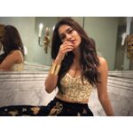 Nabha Natesh Instagram - Last eve for SIIMA 2018❤️❤️ In absolute love with this stunning ensemble by @mahitha_prasad . . . Skirt Concept by @savitha_reddy Earrings @bcos_its_silver Clutch @thebaglabbengaluru #siima2018 #pantaloonssiima