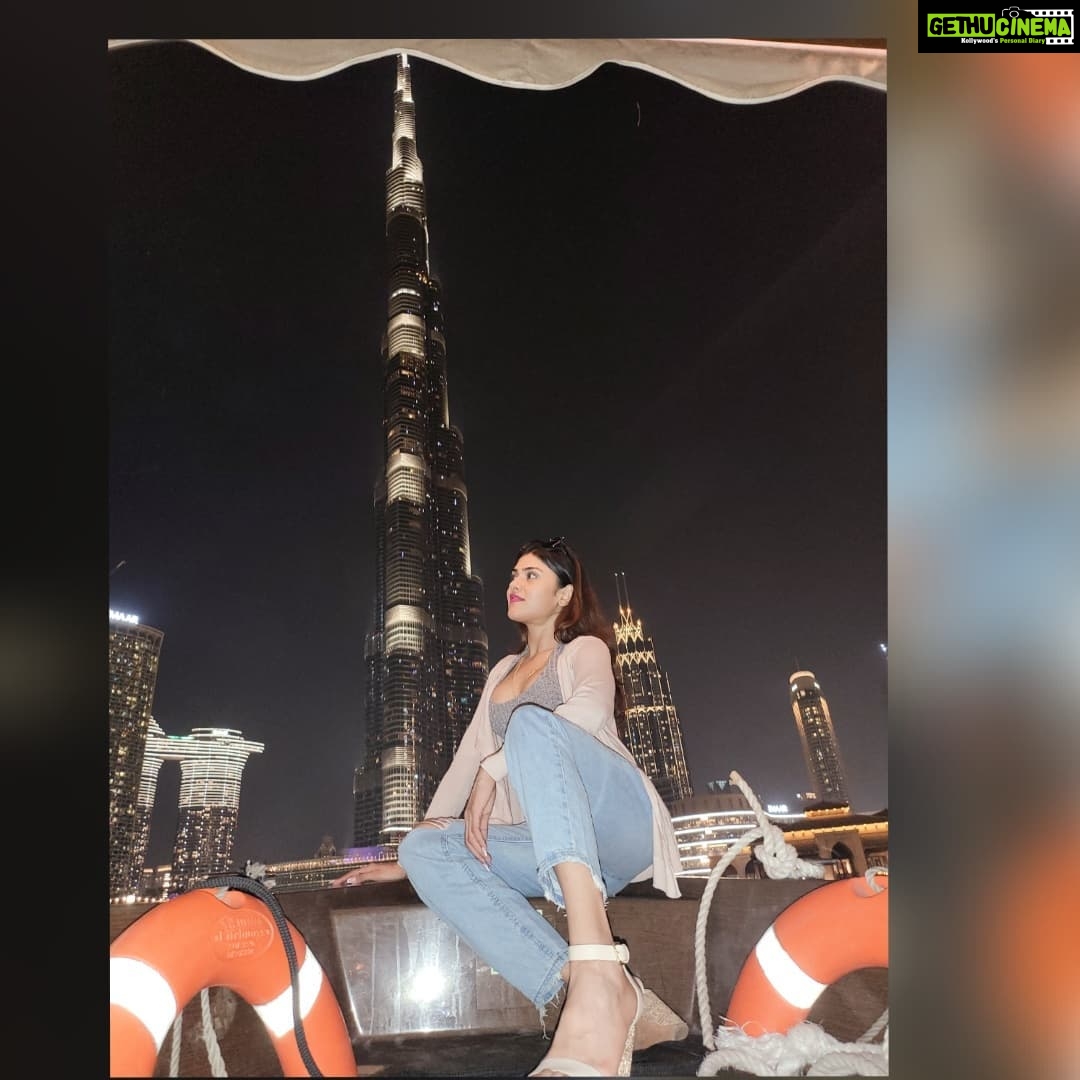 Naira Shah Instagram - Jee karda dilaadu tujhe Bhurj Khalifa! πππ (my fav turkish kunafa had to feature in thisπ) #dubai#2021#chilling Dubai UAE