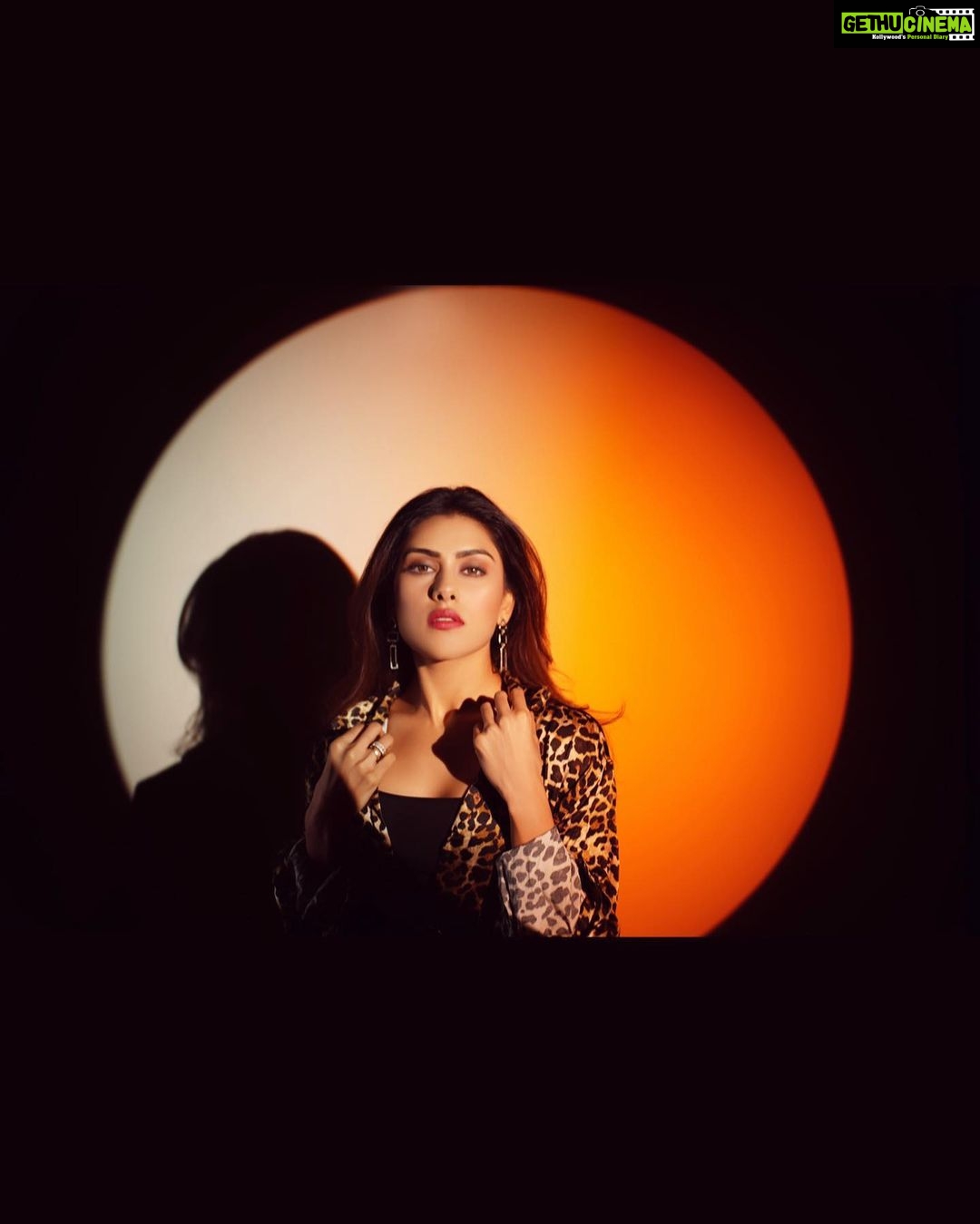 Naira Shah Instagram - ❤️🔥 #nairashah#2021#fiery Shot by @skmstudios