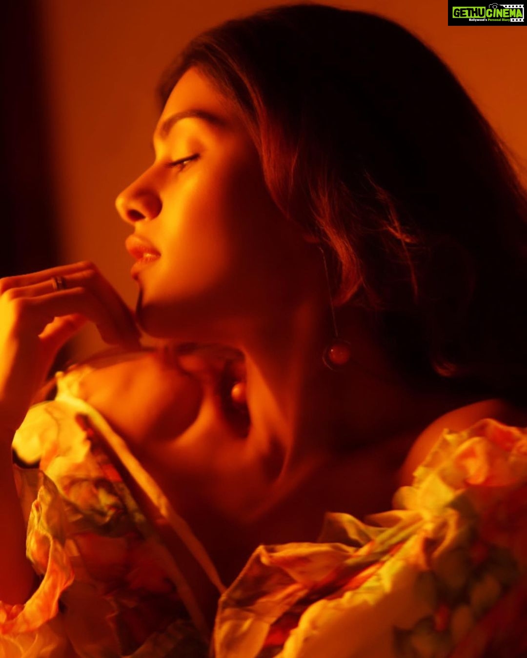 Naira Shah - 2K Likes - Most Liked Instagram Photos