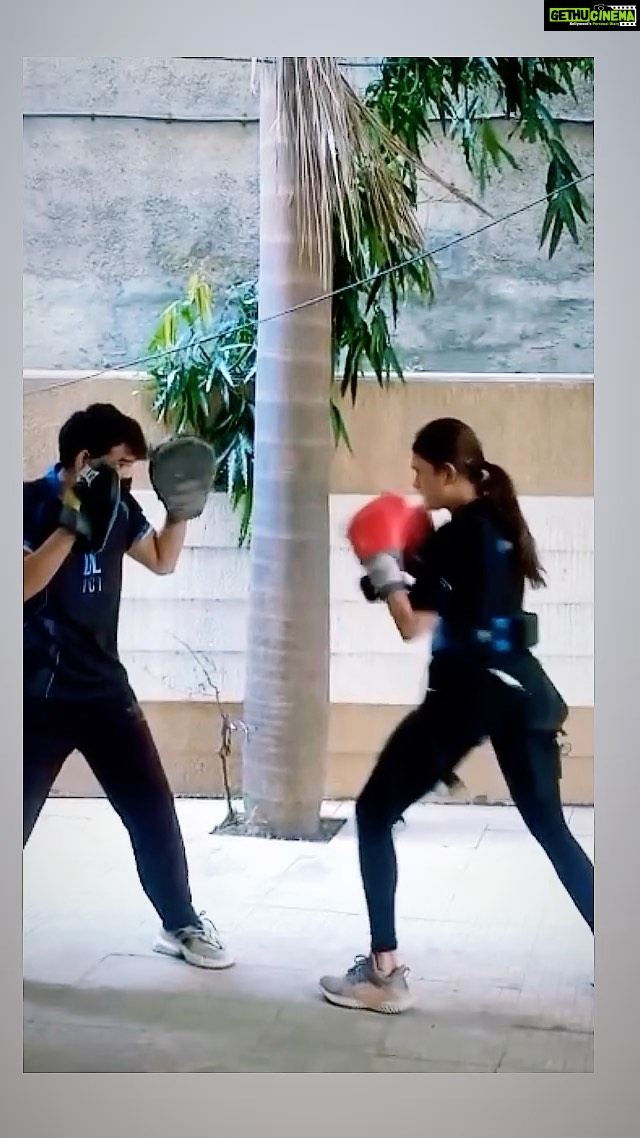 Naira Shah Instagram - Still learning! With electric impulse on!! {low quality video🙈} #ems#mma#boxing#fittness#fight#keepgoing#trending#workout#motivated#instapost#health#lifestyle#raw#2021#nairashah#reelitfeelit#learningeveryday