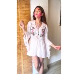 Naira Shah Instagram - Happy holi ❤️💗💚💙🧡🤎💛💜🤍 #nairashah#2021#white#colours#holi💗