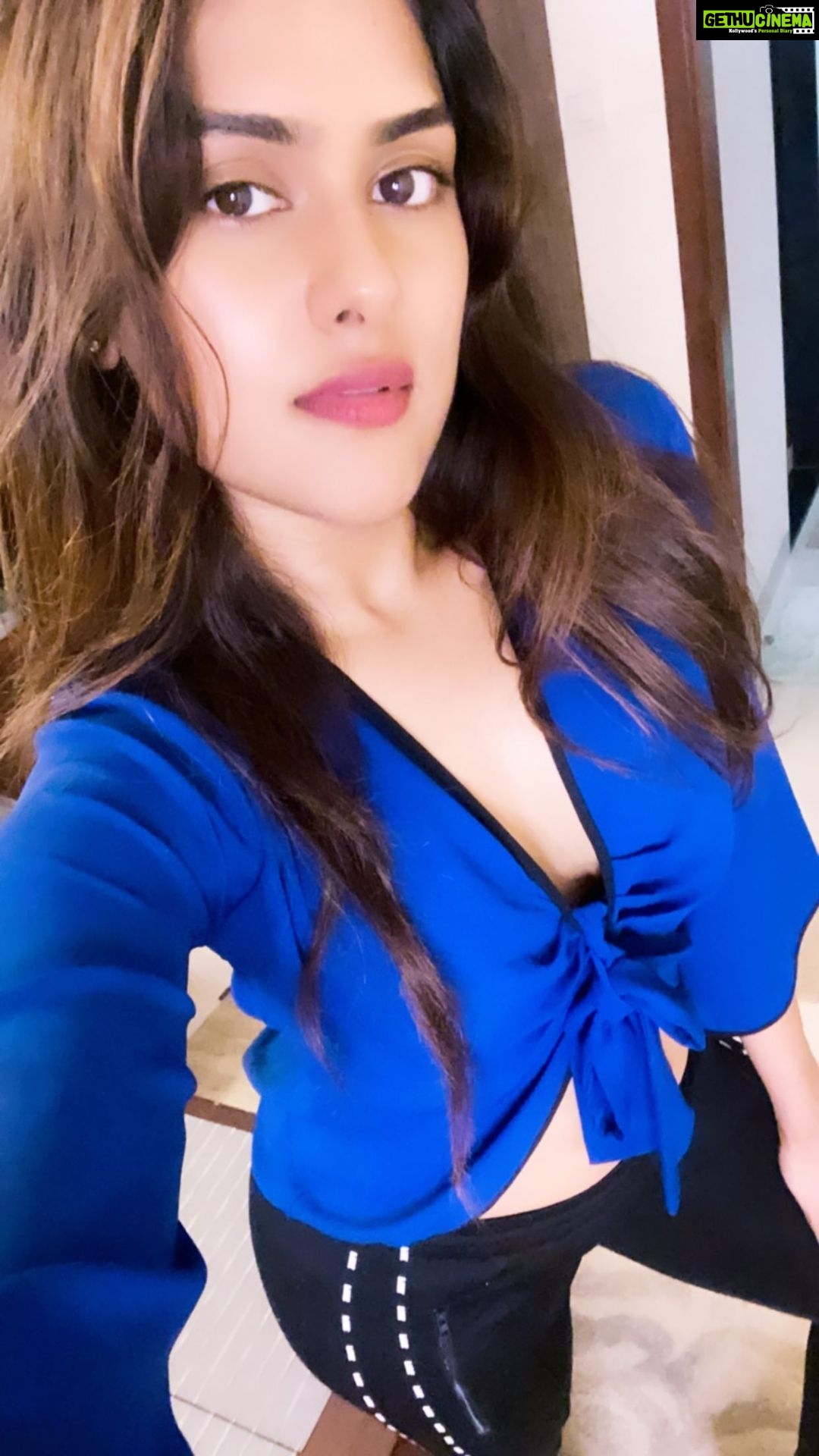 Naira Shah Instagram - #tbt#blue#homie#nairashah🌟