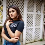 Naira Shah Instagram - The SOUL is Often In The Surface And the IMPORTANCE of DEPTH is Overestimated!!!!!!!! #moods#emotions #nairashah#rustic#depth#soulfull#moods#2020 Pic credits - @sagarkumarmunjwani 🌟😎 Bandra, Mumbai