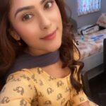 Naira Shah Instagram - Back to shoot life!! 🤩#mostfav#preeti#hungama2#venusproduction#nairashah #bollywood#shootlife#best❤️ @hungama2film @venusmovies Mumbai, Maharashtra