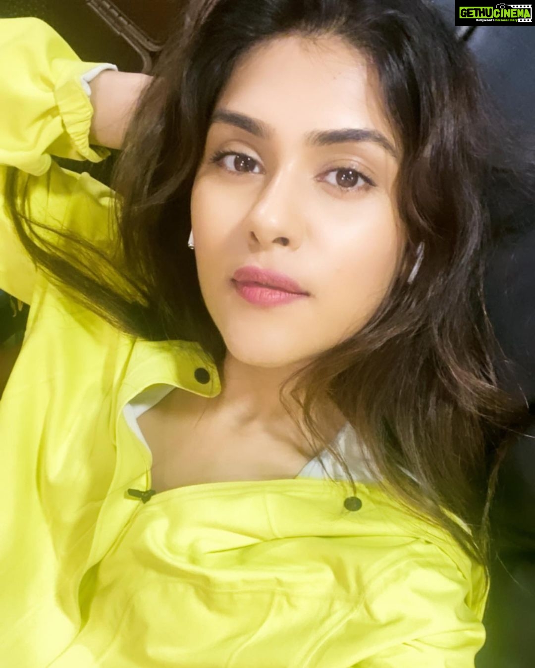 Naira Shah Instagram - Hello December!!! 🤩! #nairashah#2020