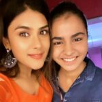 Naira Shah Instagram - Diwali 2020!! This year was more loud emotionally! And more intense! With family followed by worshiping goddess Laxmi! Reason there was no noise pollution! 😻! #nocrackers!.#peacefull#cutediwali! #2020#latepost Mumbai, Maharashtra